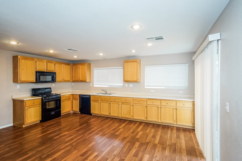2,115/Mo, 6192 Windmill Island Ave Las Vegas, NV 89139 Kitchen View