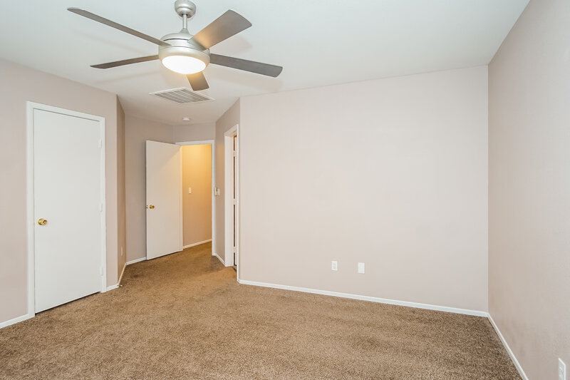 2,115/Mo, 6192 Windmill Island Ave Las Vegas, NV 89139 Main Bedroom View 2