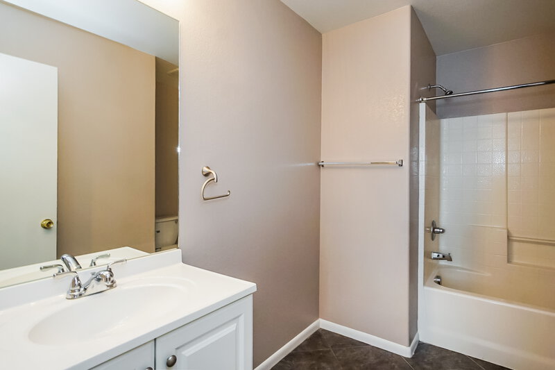2,115/Mo, 6192 Windmill Island Ave Las Vegas, NV 89139 Bathroom View