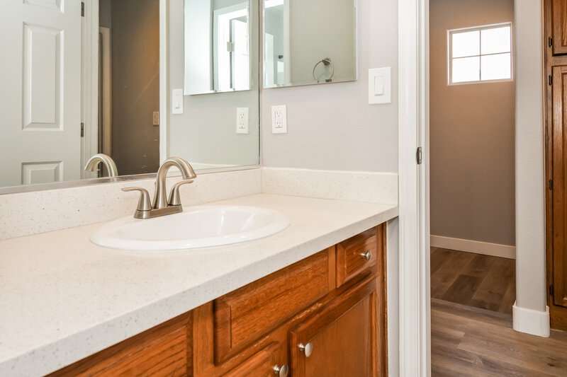 1,830/Mo, 5371 Harvest Breeze Rd Las Vegas, NV 89118 Bathroom View