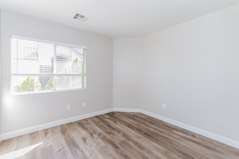 1,990/Mo, 4037 W Delhi Ave North Las Vegas, NV 89032 Bedroom View 2