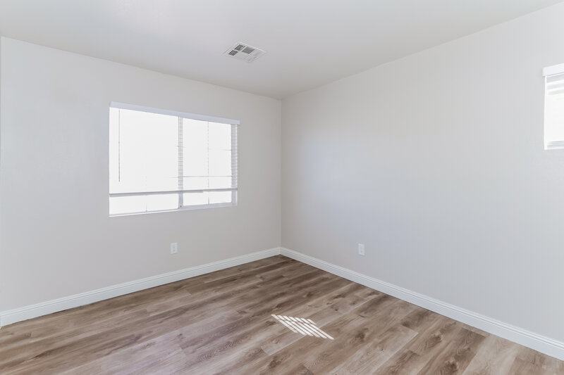 1,990/Mo, 4037 W Delhi Ave North Las Vegas, NV 89032 Bedroom View 3
