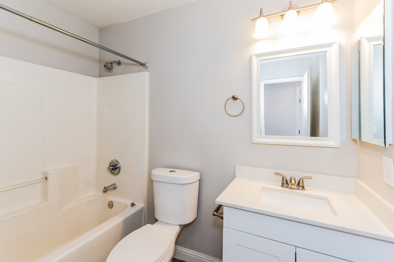 1,990/Mo, 4037 W Delhi Ave North Las Vegas, NV 89032 Bathroom View