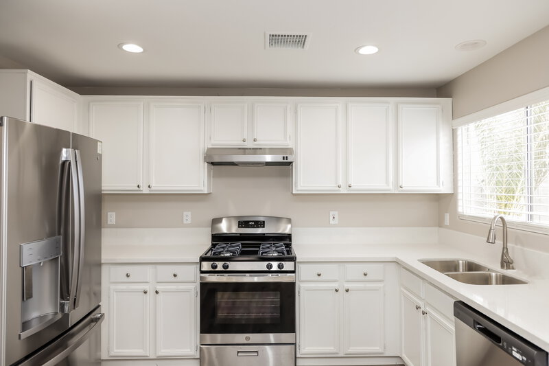 2,035/Mo, 9534 Swiss Stone Ct Las Vegas, NV 89123 Kitchen View 2