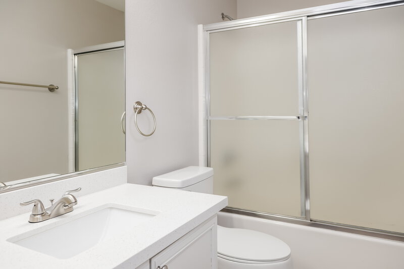 2,035/Mo, 9534 Swiss Stone Ct Las Vegas, NV 89123 Main Bathroom View