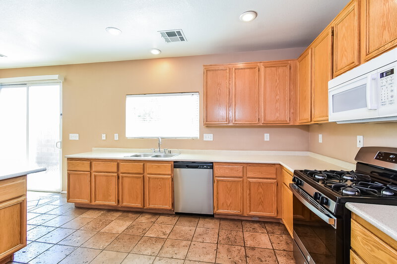 1,795/Mo, 6744 Druid Hills St Las Vegas, NV 89149 Kitchen View 2