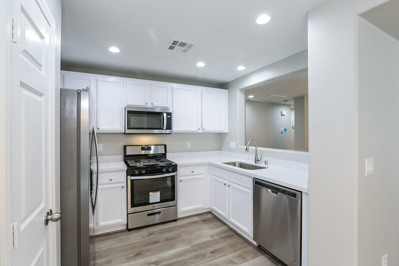 2,035/Mo, 11738 Magliana St Las Vegas, NV 89183 Kitchen View 2