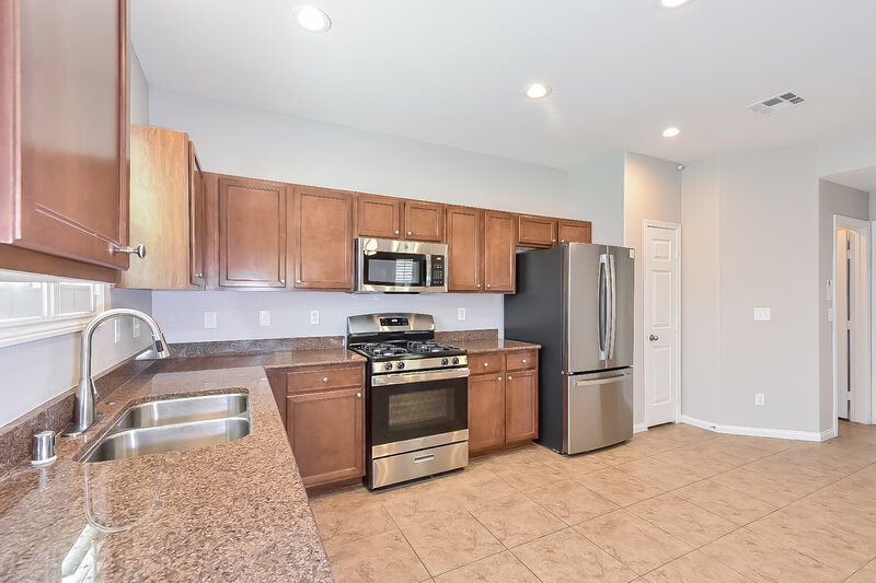 1,910/Mo, 10521 W Gilmore Ave Las Vegas, NV 89129 Kitchen View 2