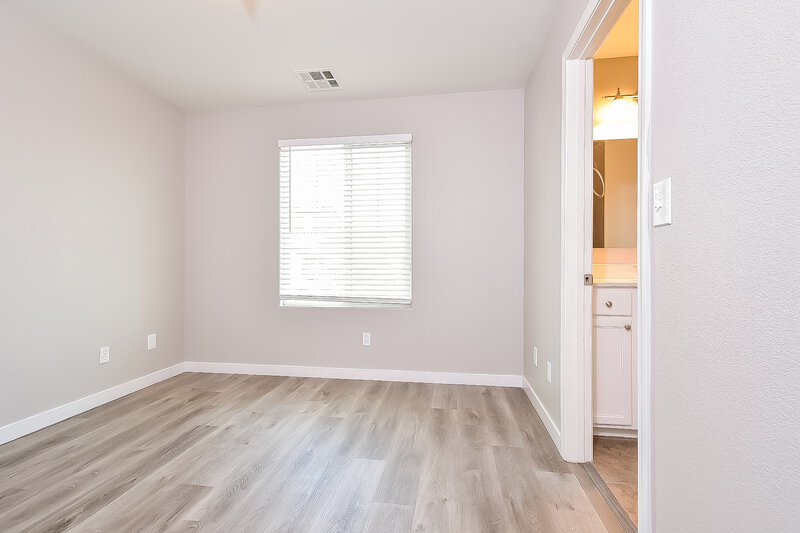 1,910/Mo, 10521 W Gilmore Ave Las Vegas, NV 89129 Bedroom View 2