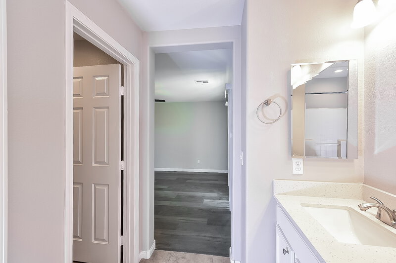 1,910/Mo, 10521 W Gilmore Ave Las Vegas, NV 89129 Bathroom View