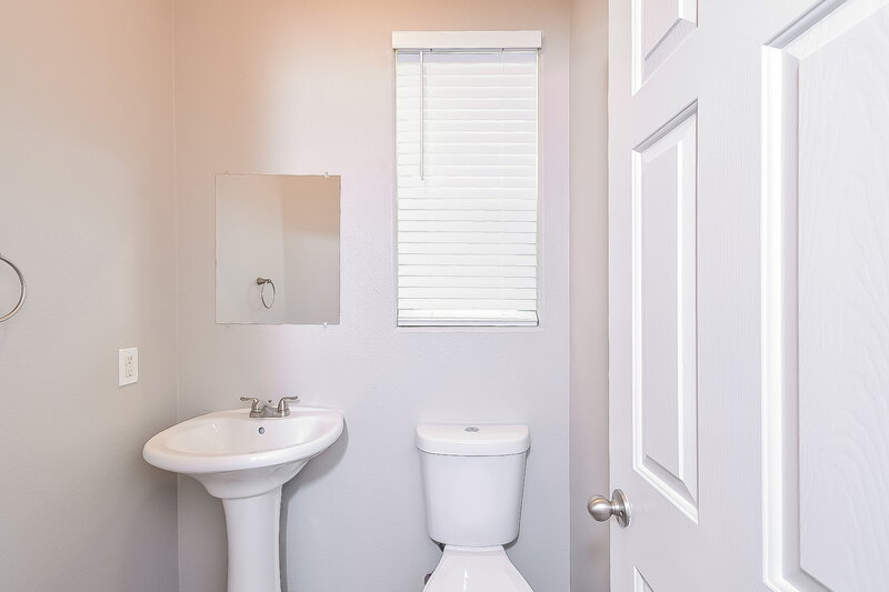 1,910/Mo, 10521 W Gilmore Ave Las Vegas, NV 89129 Bathroom View 3