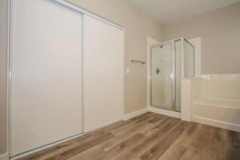 2,100/Mo, 6332 Tim English St North Las Vegas, NV 89031 Main Bathroom View