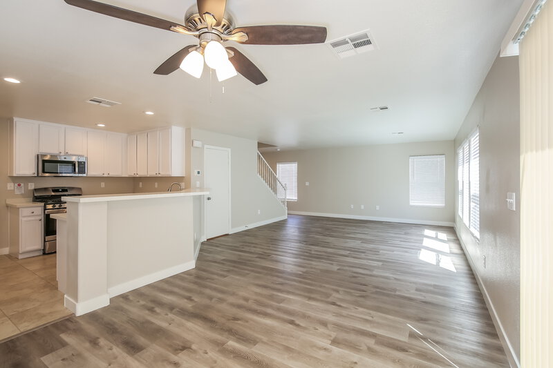 2,035/Mo, 213 Snow Dome Ave North Las Vegas, NV 89031 Living Room View 3