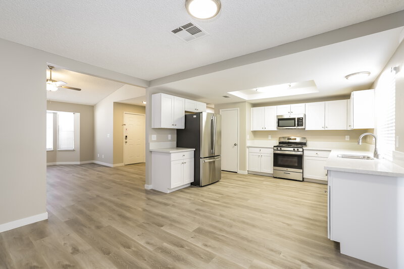 2,060/Mo, 5600 Shuttle Ct Las Vegas, NV 89103 Dining Room View