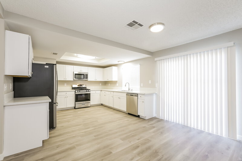 2,060/Mo, 5600 Shuttle Ct Las Vegas, NV 89103 Dining Room View 2