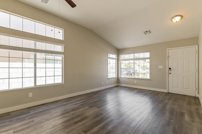 2,470/Mo, 801 Zinnia Cir Henderson, NV 89015 Living Room View