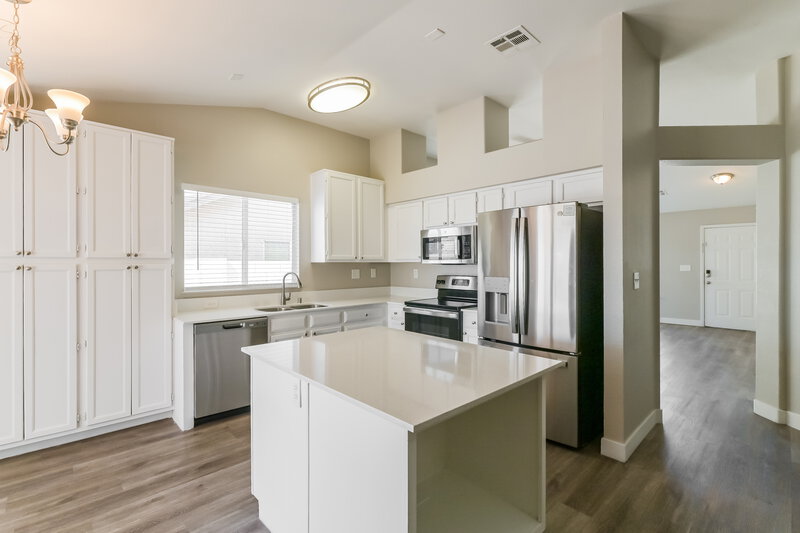 2,470/Mo, 801 Zinnia Cir Henderson, NV 89015 Kitchen View