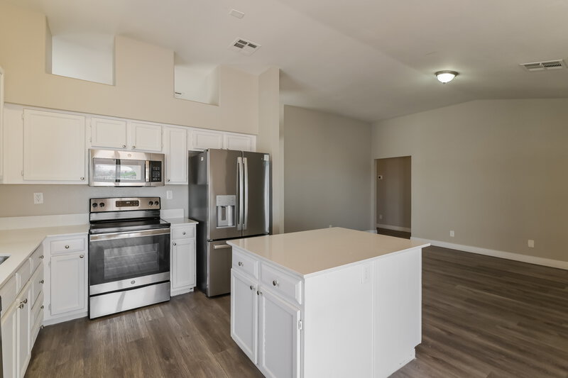 2,470/Mo, 801 Zinnia Cir Henderson, NV 89015 Kitchen View 2