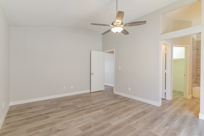 2,470/Mo, 801 Zinnia Cir Henderson, NV 89015 Main Bedroom View 2