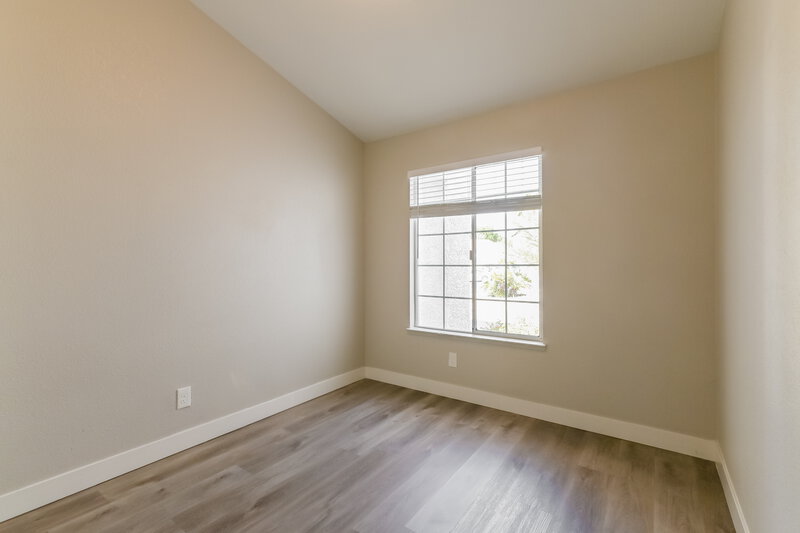 2,470/Mo, 801 Zinnia Cir Henderson, NV 89015 Bedroom View 2