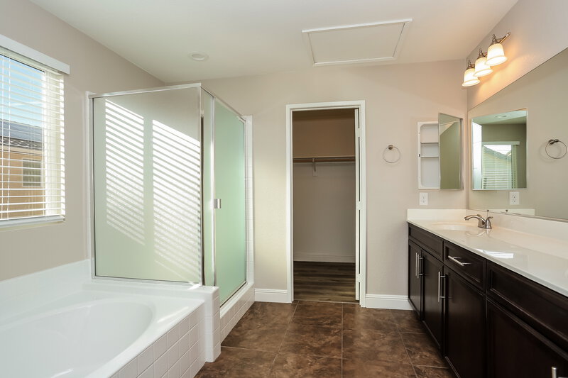 2,355/Mo, 10811 Cather Ave Las Vegas, NV 89166 Main Bathroom View