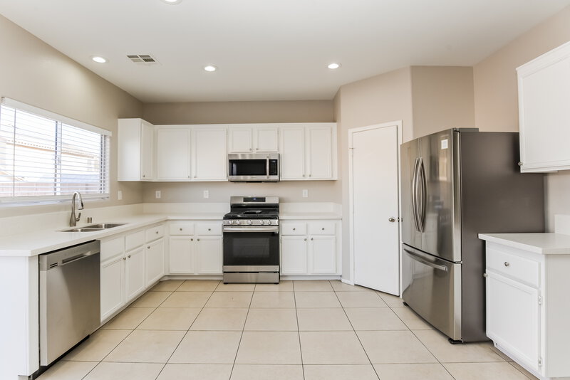 2,185/Mo, 8316 Freshwater Pearl Street Las Vegas, NV 89139 Kitchen View
