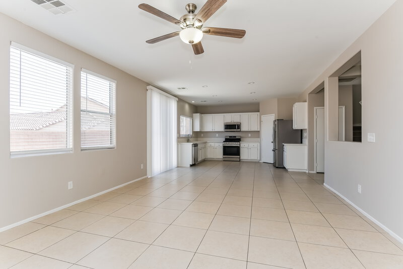 2,185/Mo, 8316 Freshwater Pearl Street Las Vegas, NV 89139 Kitchen View 2