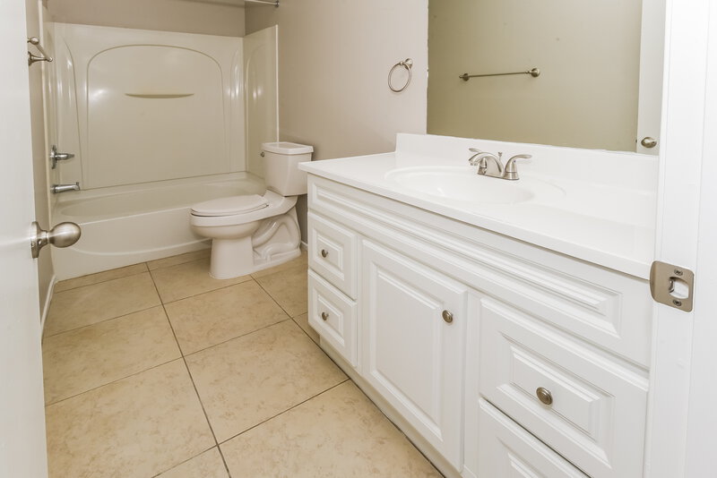 2,185/Mo, 8316 Freshwater Pearl Street Las Vegas, NV 89139 Main Bathroom View