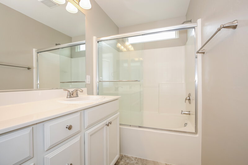 3,110/Mo, 7369 Puddle Duck St Las Vegas, NV 89166 Main Bathroom View