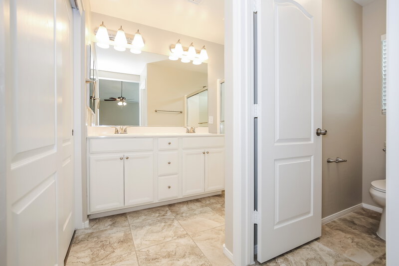 3,110/Mo, 7369 Puddle Duck St Las Vegas, NV 89166 Bathroom View 2