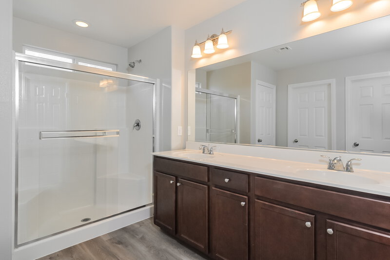 2,535/Mo, 8236 Nebula Cloud Ave Las Vegas, NV 89131 Main Bathroom View