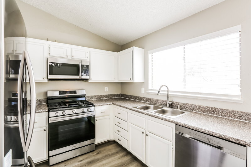 1,875/Mo, 4361 Faberge Ave Las Vegas, NV 89115 Kitchen View 2