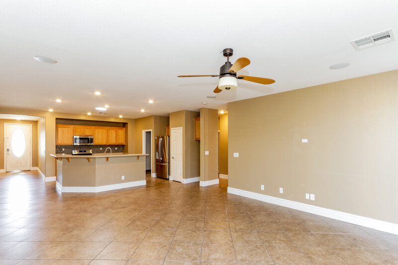 2,830/Mo, 100 Cricklewood Ave Henderson, NV 89002 Living Room View 2