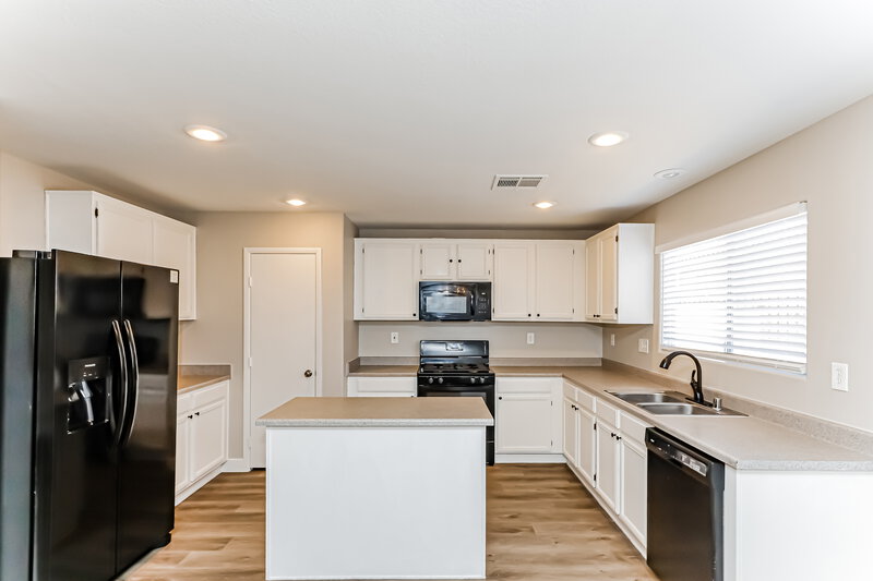 2,910/Mo, 570 Swiss Cottage Ave Las Vegas, NV 89178 Kitchen View