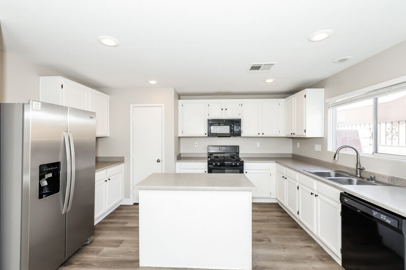 2,075/Mo, 570 Swiss Cottage Ave Las Vegas, NV 89178 Kitchen View