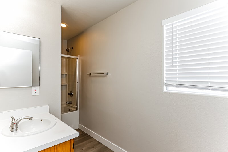 2,910/Mo, 570 Swiss Cottage Ave Las Vegas, NV 89178 Main Bathroom View