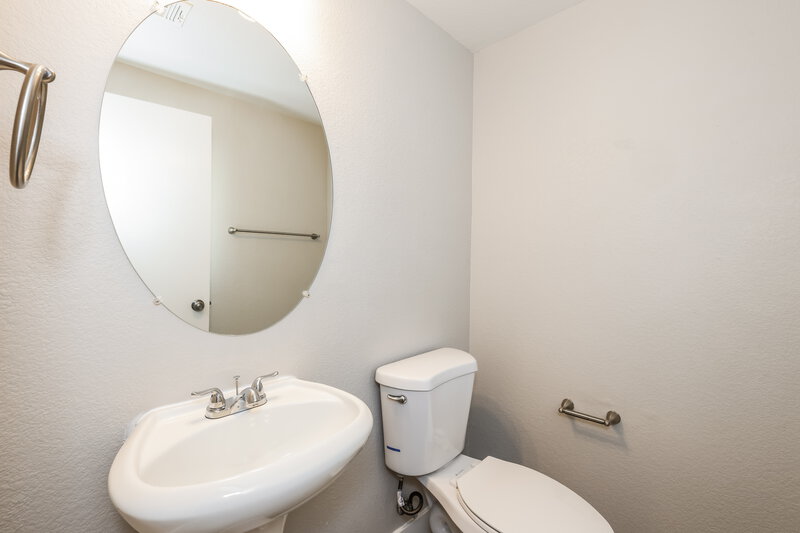 2,075/Mo, 570 Swiss Cottage Ave Las Vegas, NV 89178 Bathroom View 2