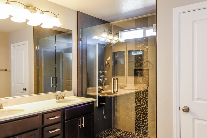 2,395/Mo, 9840 Dryden Ct Las Vegas, NV 89148 Main Bathroom View