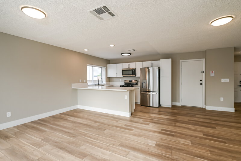2,375/Mo, 832 Cherry Dr Henderson, NV 89002 Living Room View 3