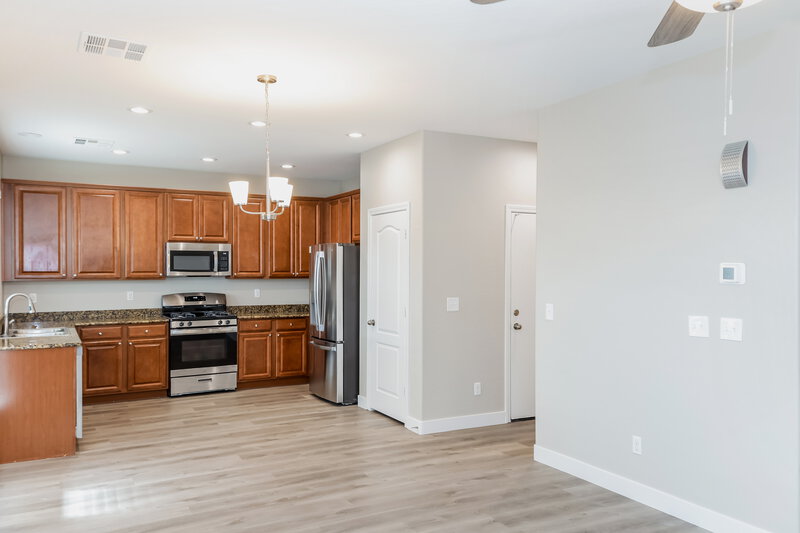 1,970/Mo, 5428 Funks Grove Ln Las Vegas, NV 89122 Dining Room View 2