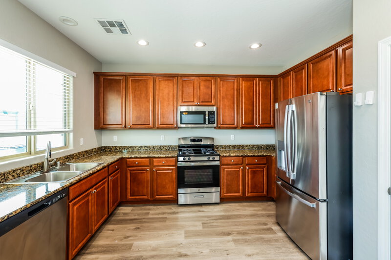 1,860/Mo, 5428 Funks Grove Ln Las Vegas, NV 89122 Kitchen View