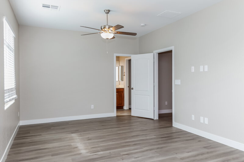 1,970/Mo, 5428 Funks Grove Ln Las Vegas, NV 89122 Main Bedroom View 2