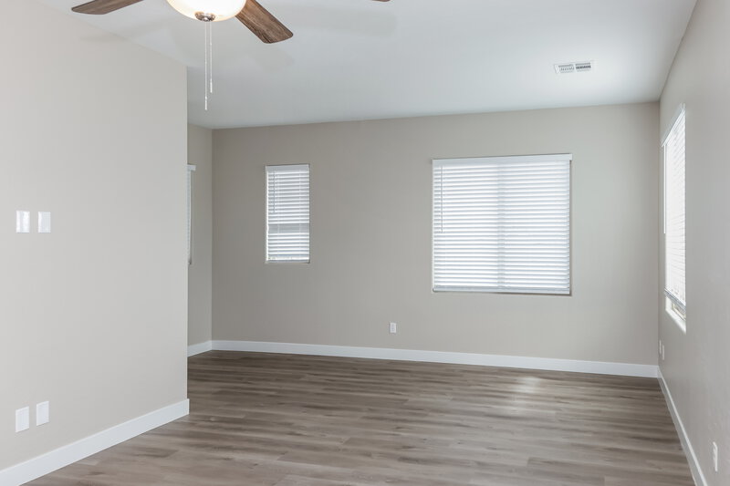 1,970/Mo, 5428 Funks Grove Ln Las Vegas, NV 89122 Main Bedroom View 3