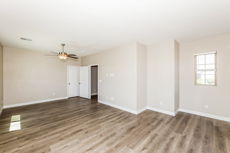 1,860/Mo, 5428 Funks Grove Ln Las Vegas, NV 89122 Main Bedroom View 2