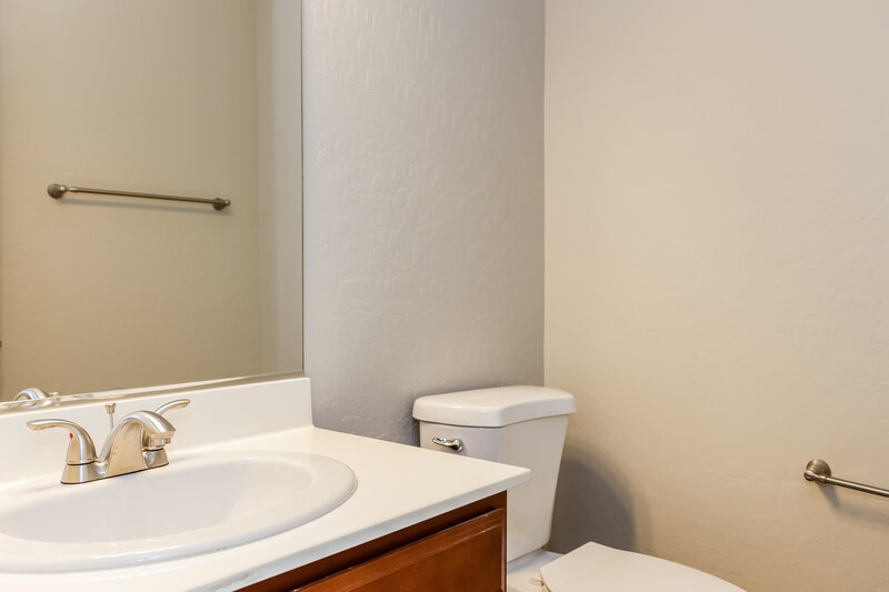 1,970/Mo, 5428 Funks Grove Ln Las Vegas, NV 89122 Bathroom View