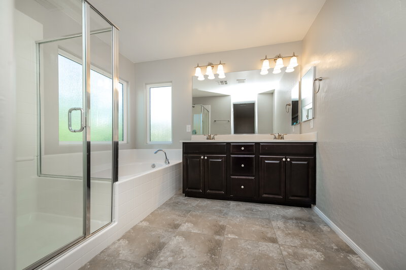 2,660/Mo, 7313 Monticello Mist St Las Vegas, NV 89166 Main Bathroom View