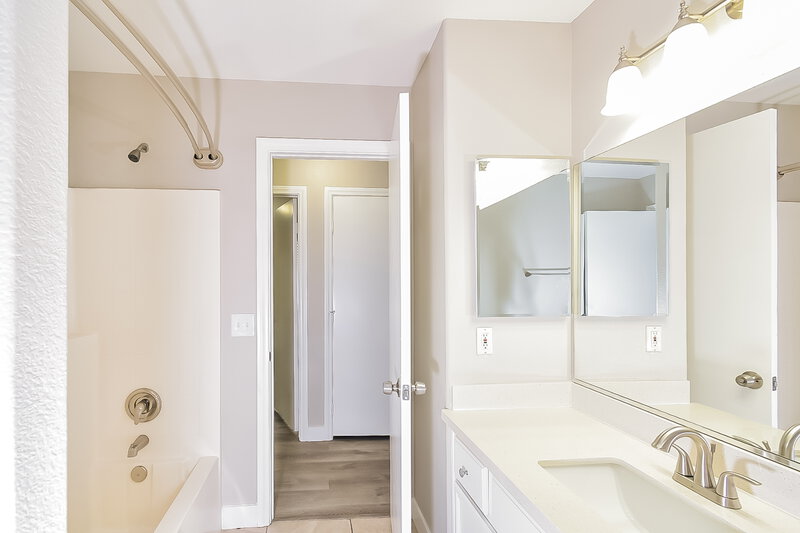 2,035/Mo, 3725 Ferrell St North Las Vegas, NV 89032 Bathroom View 3