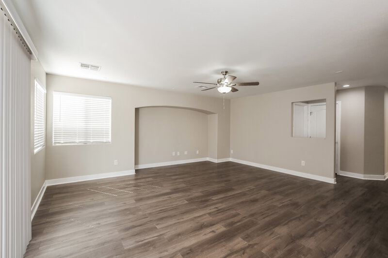 2,290/Mo, 425 Orchid Oasis Ave North Las Vegas, NV 89031 Family Room View 2