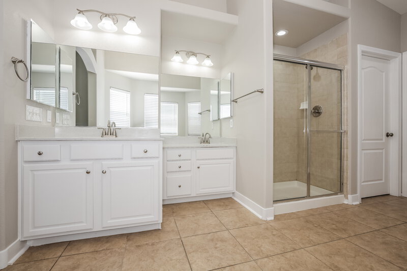 2,290/Mo, 425 Orchid Oasis Ave North Las Vegas, NV 89031 Main Bathroom View