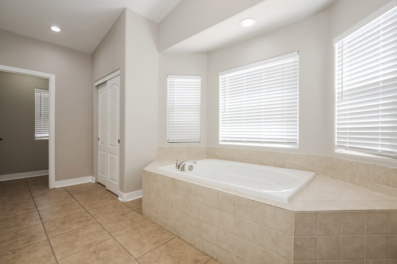 2,290/Mo, 425 Orchid Oasis Ave North Las Vegas, NV 89031 Main Bathroom View 2